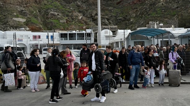 Dy të tretat e banorëve largohen nga ishulli pas tërmeteve të njëpasnjëshme në Santorini