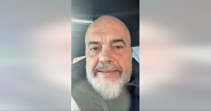 “Qiellin s’e ula në tokë, por Tiranën e ngrita nga varri”, Rama-komentuesve: Kur e mori me dhunë këneta, edhe sahati nuk punonte