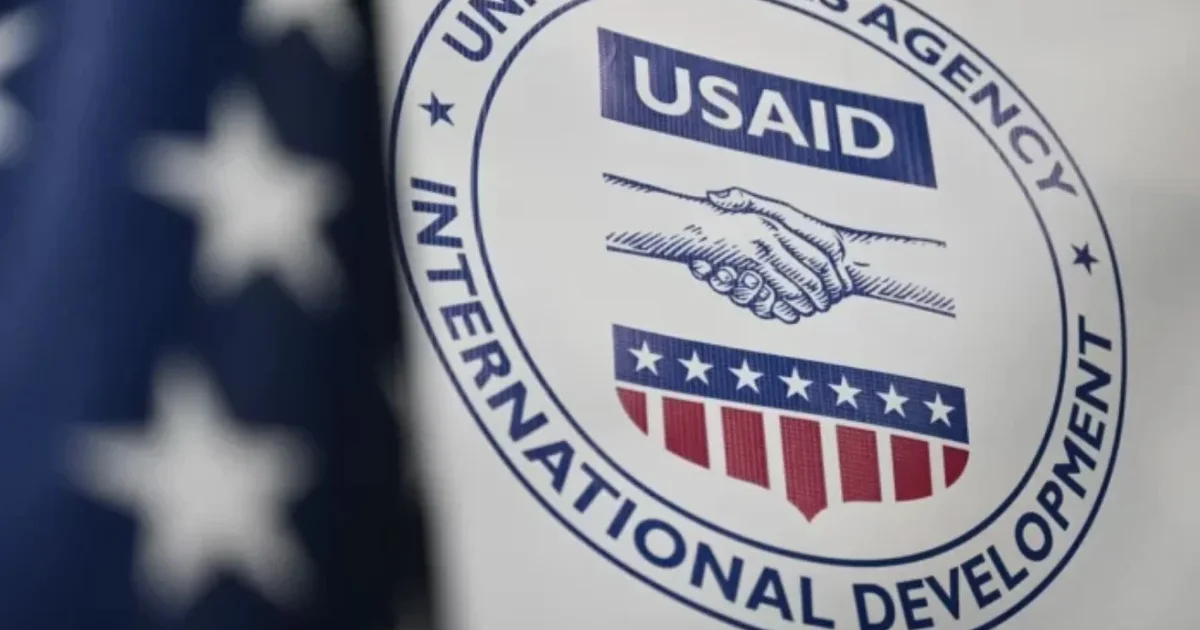 Administrata Trump shkurton 1,600 vende pune në USAID