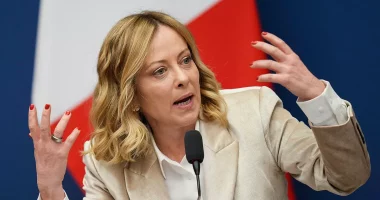 Meloni: Samit urgjent me SHBA/ Kryeministrja italiane: Të bashkëpunojmë në këto kohë të vështira