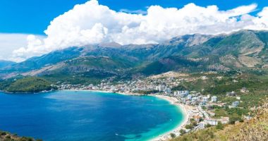 Media britanike: Shqipëria, destinacioni i ngjashëm me Maldivet me ujërat më të pastra në Evropë