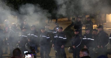 Lëndë piroteknike nga militantët e Berishës, lëndohen tre efektivë