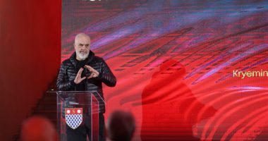 Rama mbledh grupin e PS/ Kryesocialisti anulon takimet në Shkodër pas arrestimit të Veliajt