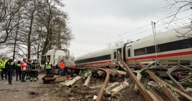 Treni përplaset me një kamion në Hamburg, të paktën 12 të lënduar