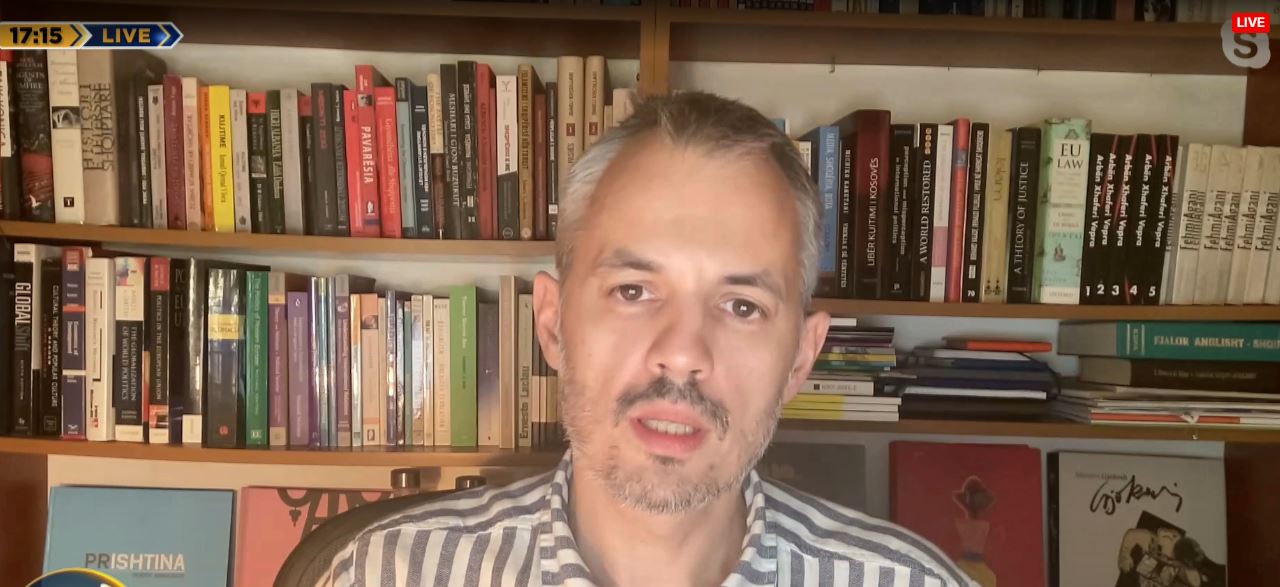 Bisedimet për koalicionin qeverisës/ Analisti: Gjuha e Kurtit e çuditshme dhe e papranueshme, thellon ndarjet në Kosovë