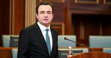 Albin Kurti jep dorëheqje nga posti i kryeministrit të Kosovës