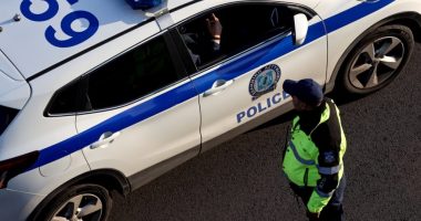 Lidhën e rrahën rojen, më pas grabitën karburantin, një shqiptar në pranga e një në kërkim në Greqi