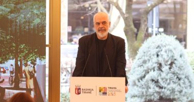 Zona këmbësore në ish-Bllok/ Rama: Hapësirë fantastike urbane. Parkimi i dyfishtë do krijojë lehtësi në trafik