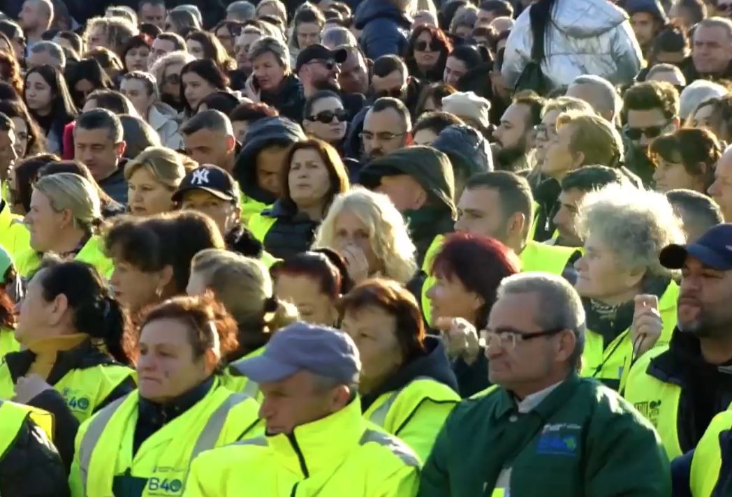 LIVE  Nis takimi me punonjësit e bashkisë  i pranishëm kryeministri Rama