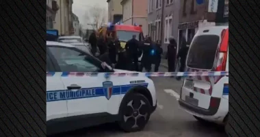 VIDEO/ Francë, sulm terrorist, një viktimë dhe pesë policë të plagosur