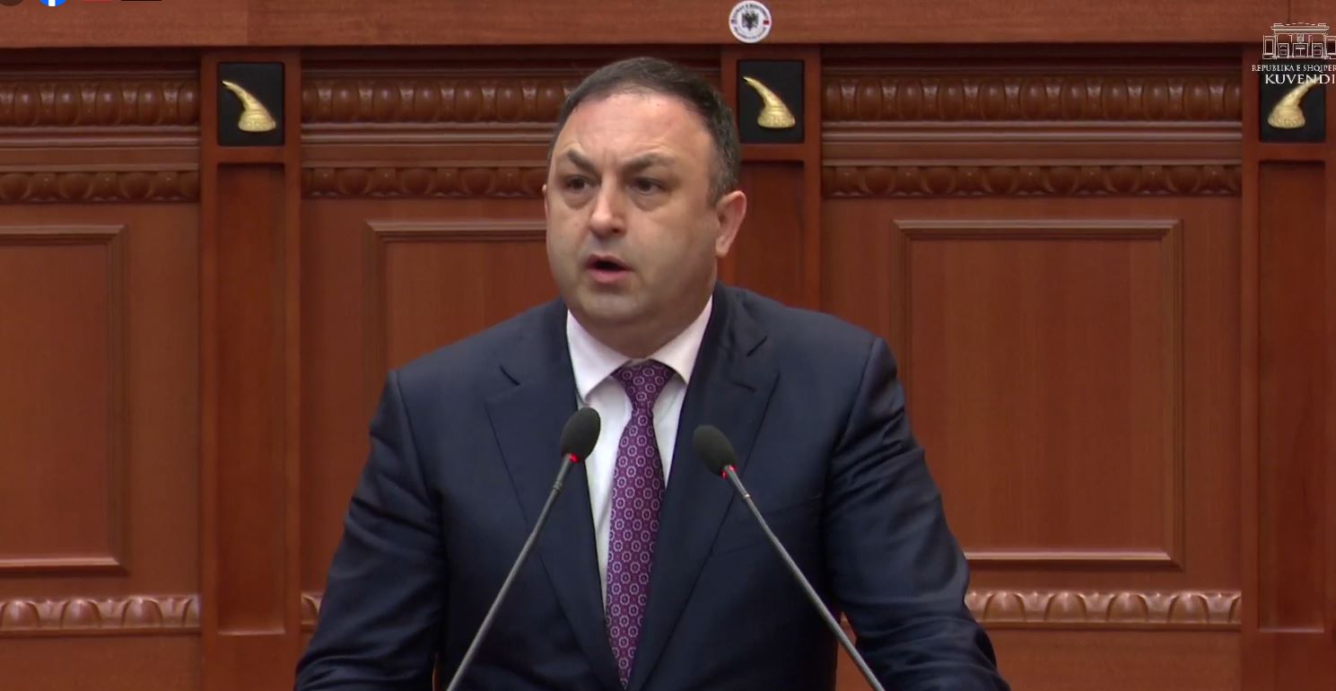“Rezultate pozitive në 11 vite”, ministri Hoxha interpelancë në Kuvend: Në 2024, u shënua numri më i ulët i veprave penale gjatë viteve të fundit