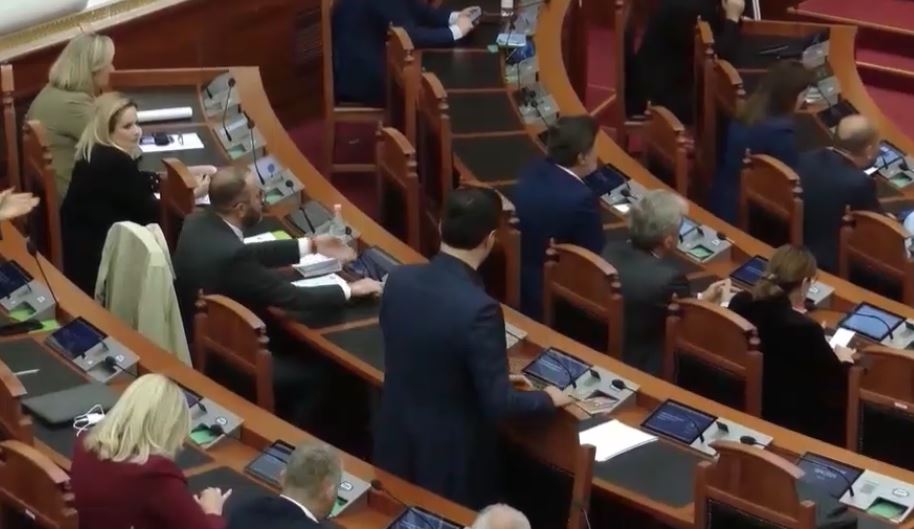 Regjistrohen partitë, Basha mbetet jashtë? Alibeaj bashkëpunim me Shehin, kërkon të drejtojë koalicionin