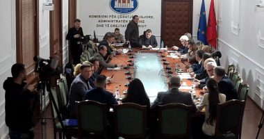 “Bushka”, debate në komision/ Socialistët, përplasje me opozitën për SPAK dhe Veliajn