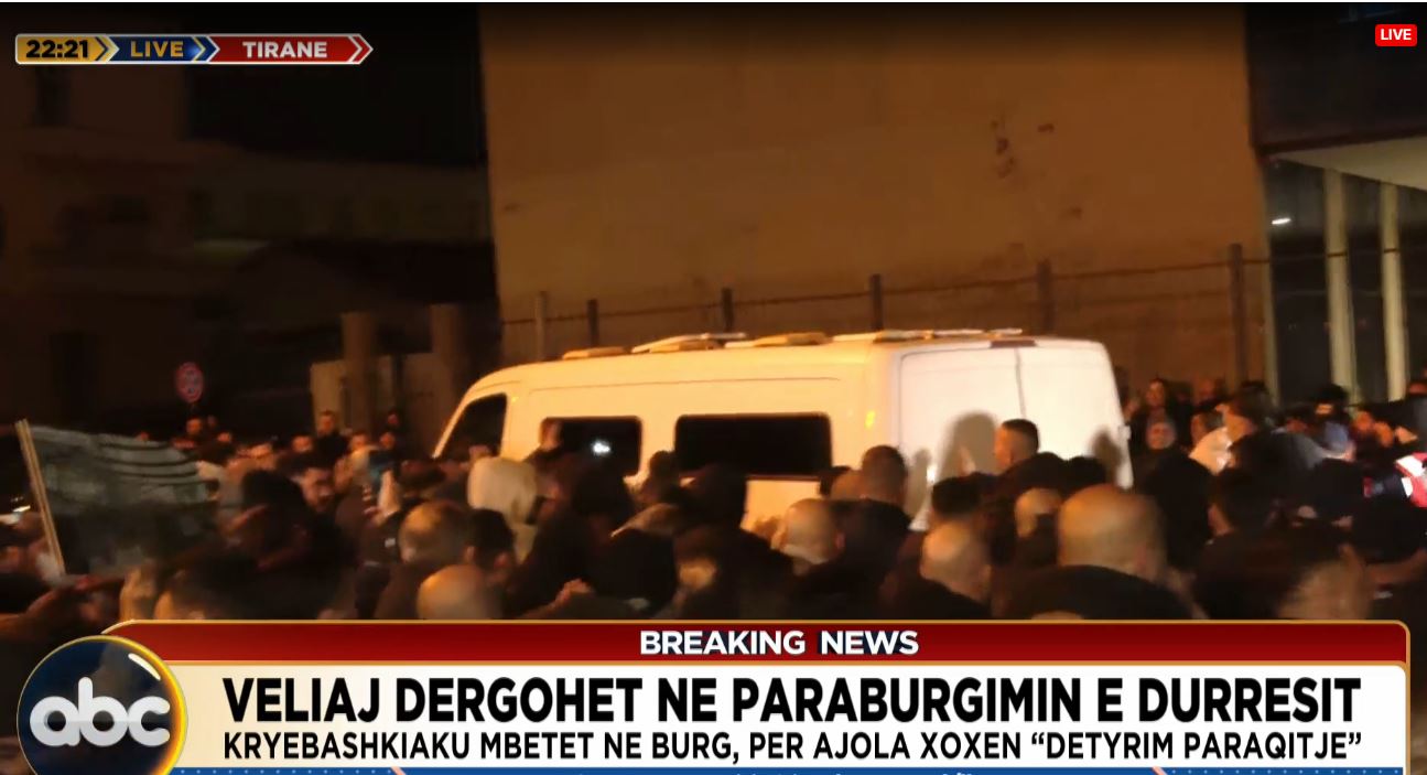 VIDEO/ Erion Veliaj lë GJKKO, transferohet në paraburgimin e Durrësit