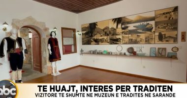 Të huajt, interes për traditën/ Vizitorë të shumtë në Muzeun e Traditës në Sarandë