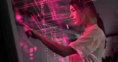 Shkencëtarët zbulojnë se si do të jenë njerëzit pas 1000 vjetësh