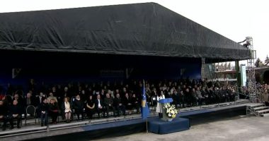 Kosova, 17 vjet shtet/ Ceremonia e parakalimit të FSK dhe Policisë së Kosovës. Osmani: Krenaria jonë