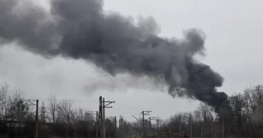 Pesë të vrarë dhe 20 të plagosur nga një sulm rus në Ukrainë