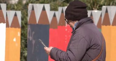 Gjyshërit, të varur nga facebook/ Rrjetet sociale shkaktojnë varësi edhe tek të moshuarit