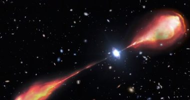 Teleskopët vëzhgojnë një valë radioje masive nga një objekt i ndritshëm dhe i hershëm në univers