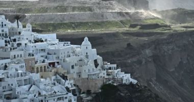 Tërmetet e njëpasnjëshme në Santorini, shpallet gjendja e jashtëzakonshme në Ishull 