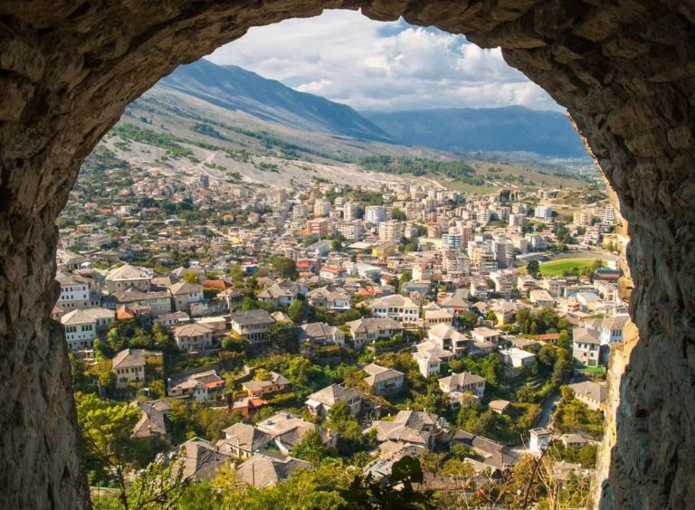 Media amerikane: Gjirokastra, destinacioni për t’u eksploruar gjatë vitit 2025