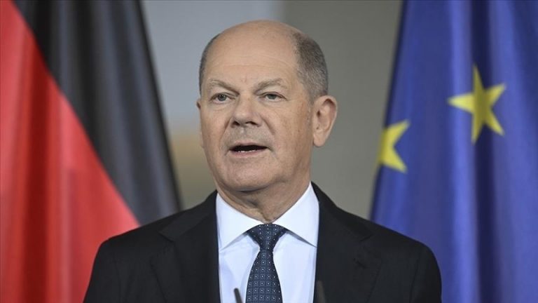 Scholz: Ende herët për të diskutuar vendosjen e trupave paqeruajtëse në Ukrainë