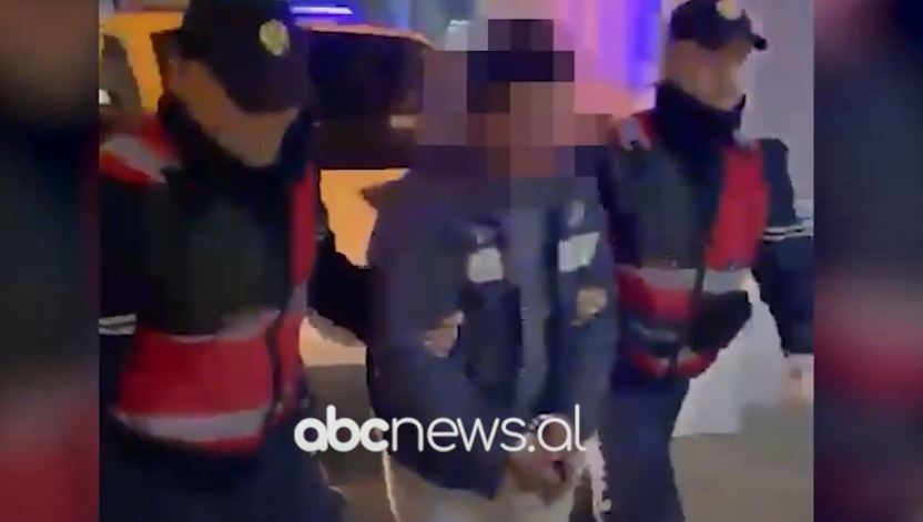 Drogë, armë dhe municion luftarak në banesë/ Lezhë, arrestohen dy vëllezërit