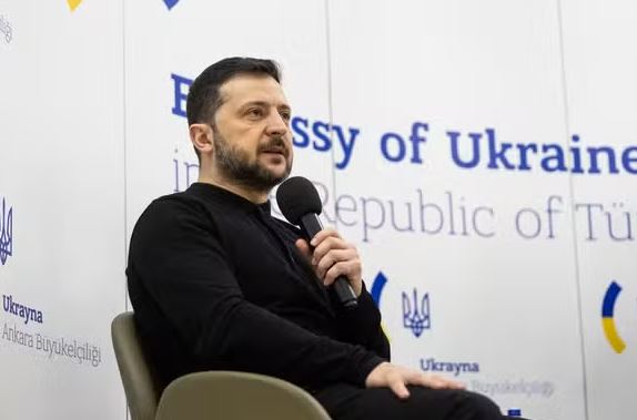 Volodymyr Zelensky shtyn udhëtimin në Arabinë Saudite