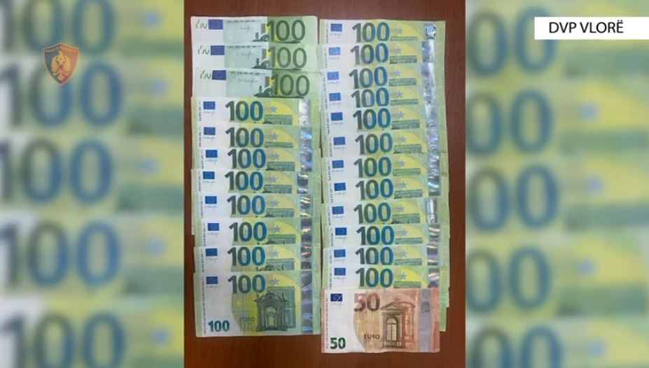 EMRAT/ Shpërndanin euro të falsifikuara, dy të arrestuar në Vlorë dhe një i proceduar