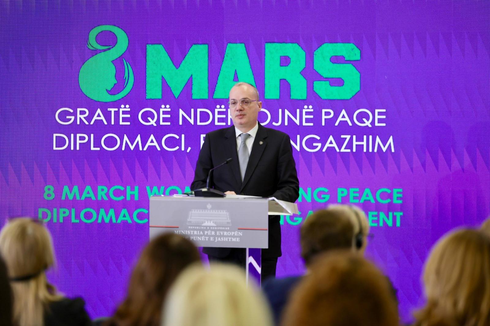 Gratë përbëjnë rreth 60% të stafit diplomatik shqiptar, ministri Hasani: Mundësi të barabarta për të gjithë