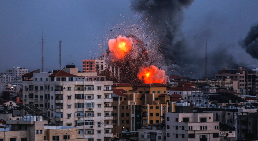 Izraeli pezullon hyrjen e ndihmave humanitare në Gaza