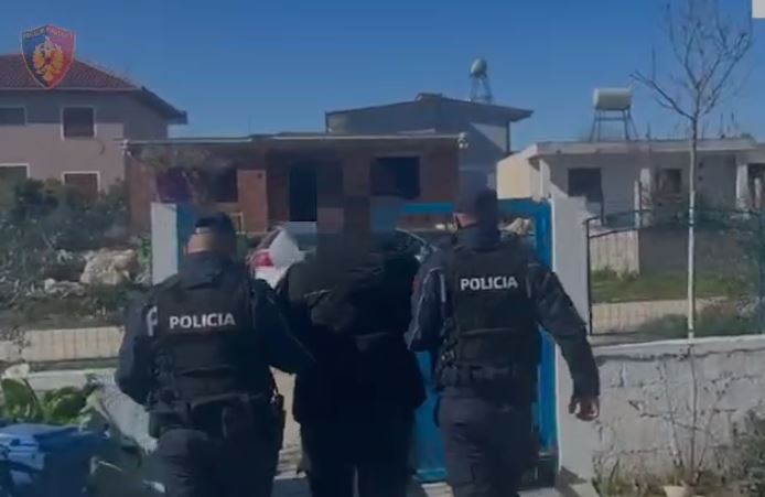 Goditet grupi kriminal në Divjakë/ Tre në pranga të Policisë, 10 të shoqëruar