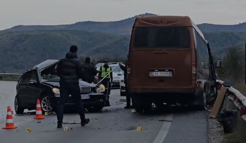 Pesë të plagosur në spitalin e Elbasanit/ Drejtuesi i furgonit dhe katër pasagjerë, jashtë rrezikut për jetën