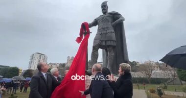 Përkujtohet Besëlidhja e Lezhës/ Përfaqësues të shqiptarëve në trojet shqipfolëse bashkë për 581-vjetorin