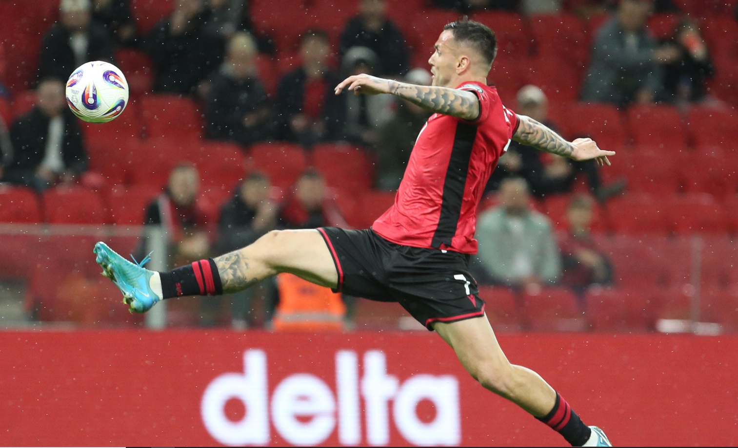 Manaj kthehet me gola/ Sulmuesi më në fund tregoi sërish talentin e tij