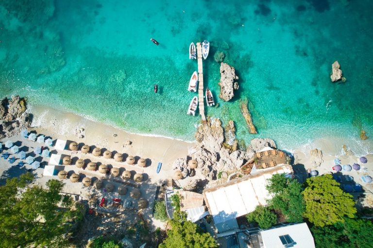 Faqja e njohur turistike: Dhërmiu, parajsa e rivierës së fshehur të Shqipërisë me diell, det dhe qetësi