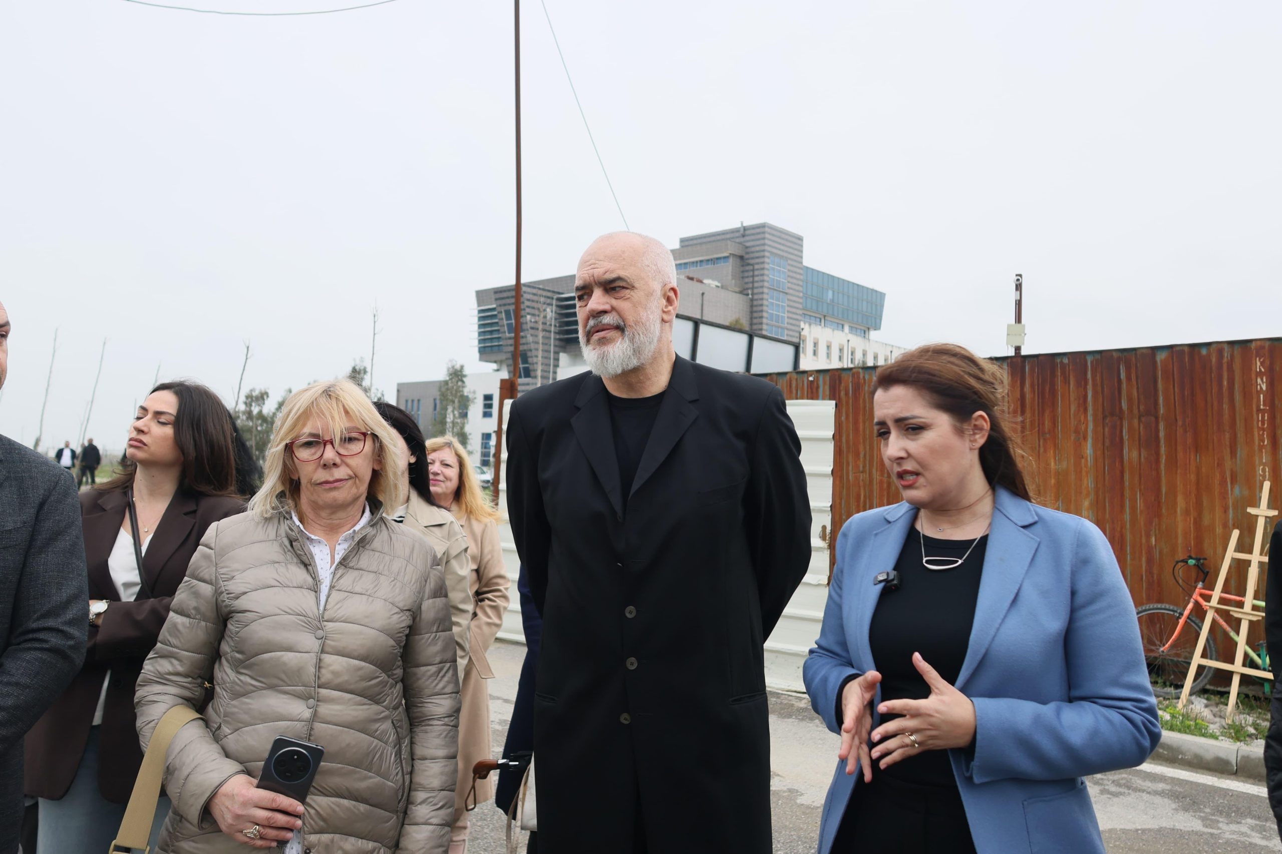 Rama dhe Manastirliu inspektojnë kantierin e kampusit të ri të Fakultetit të Studimeve Profesionale në Durrës