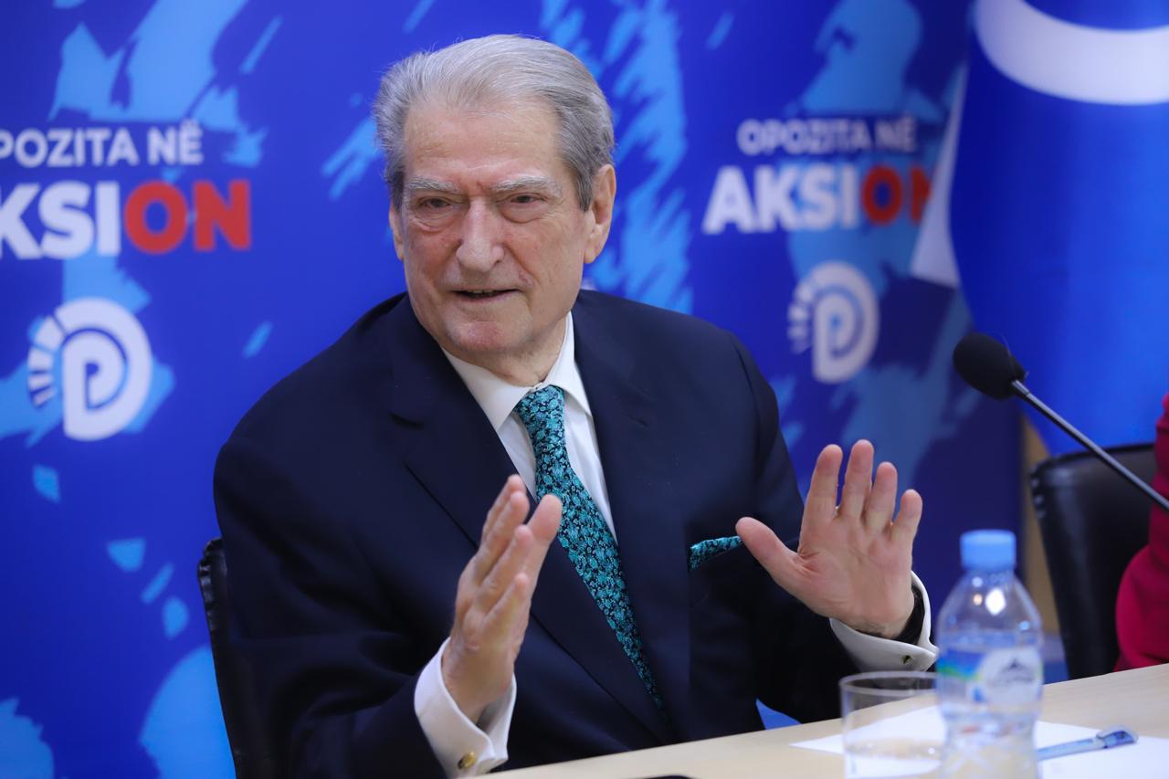 Berisha premton ta kthejë… Por TikTok nuk është mbyllur ende në Shqipëri