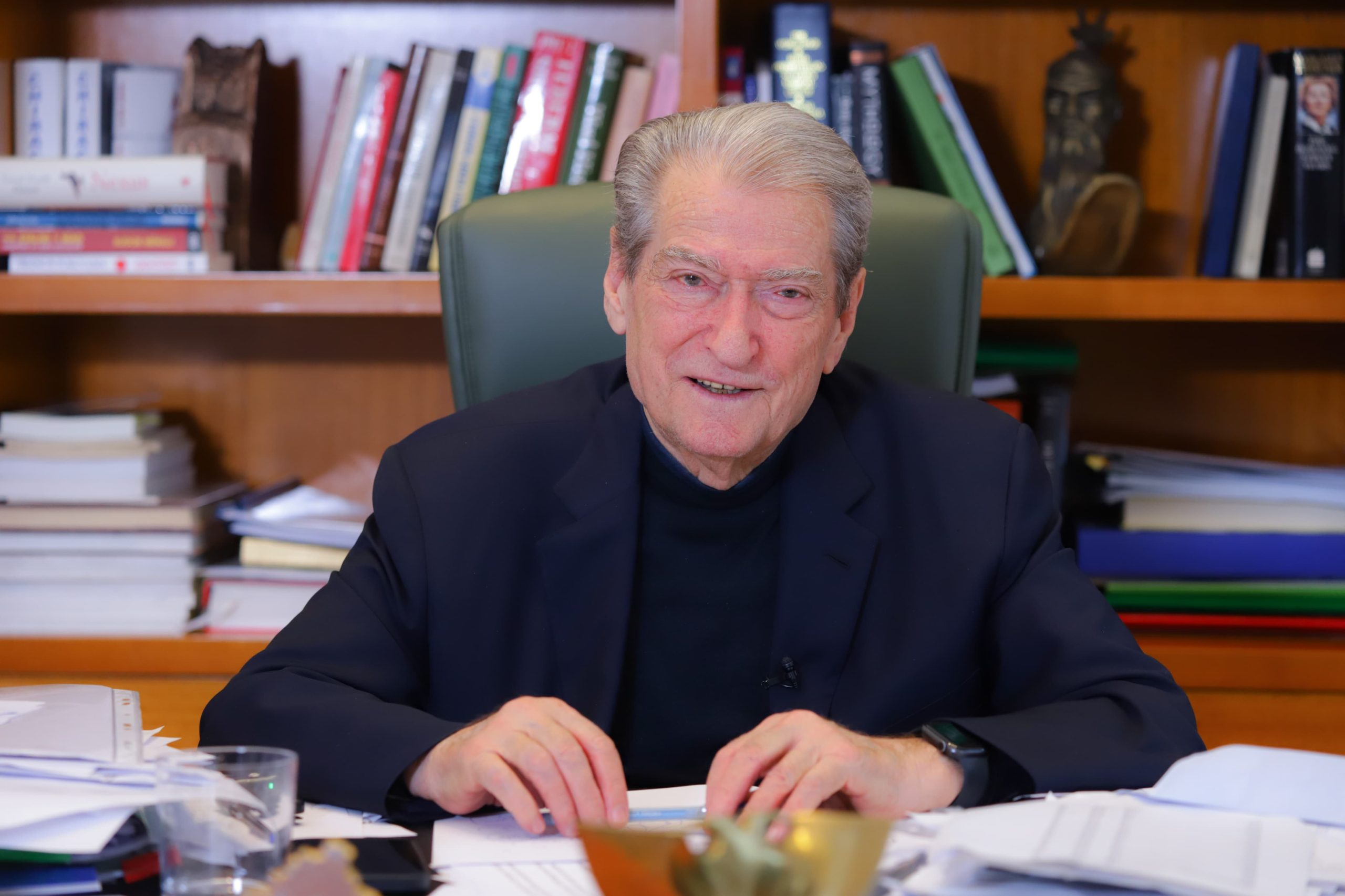 Rama në podcast, Berisha në Tiktok/ Kryesocialisti intervista në studio, doktori komunikim në distancë