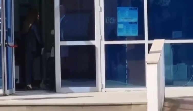 Apeli rrëzon nënën e Ajola Xoxës/ Nuk heq sekuestron e vendosur nga gjykata për vilën në Qerret