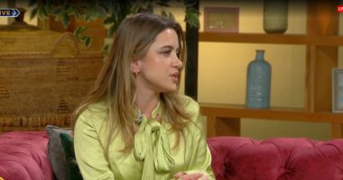 “Akoma pres”, klipi i ri i Aroildës/ Këngëtarja vjen me një baladë, rrëfen projektet e reja muzikore