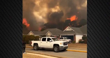 VIDEO/ SHBA, zjarret masive përfshijnë Karolinën, shpallet gjendja e jashtëzakonshme