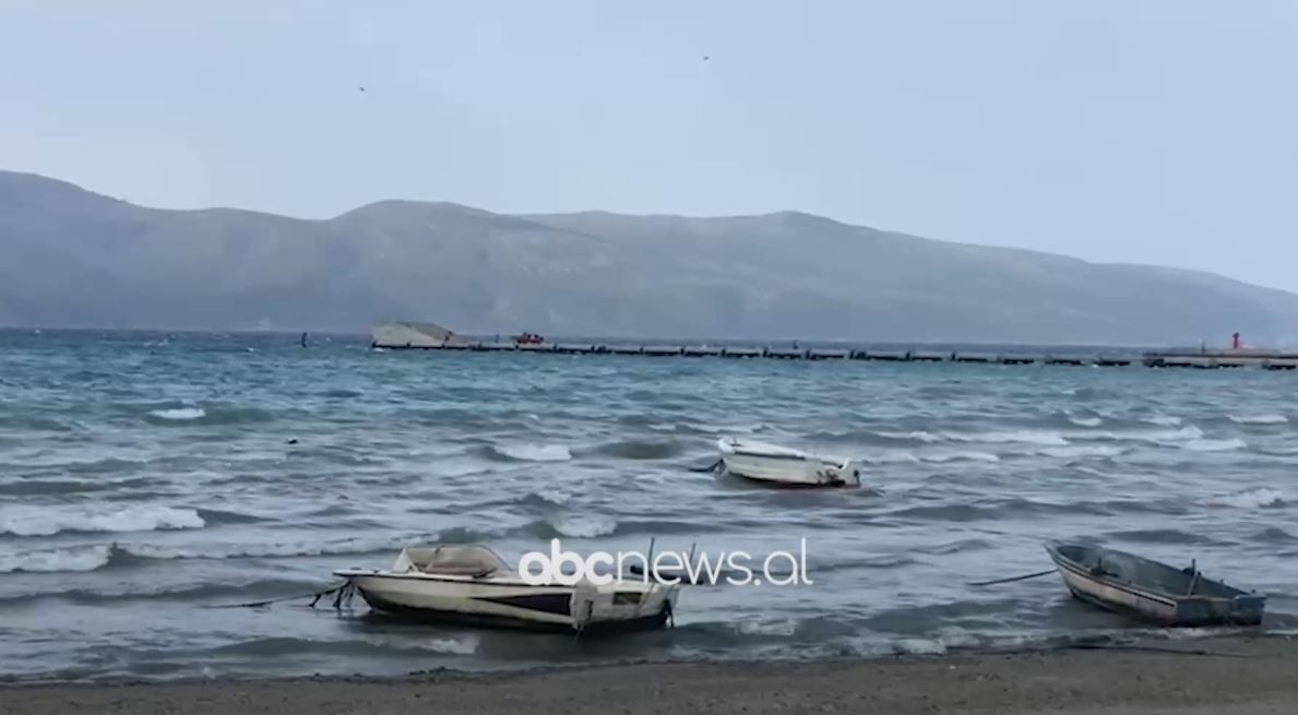 Përkeqësimi i motit/ Vlorë, ndalohet lundrimi i mjeteve të vogla dhe atyre të peshkimit
