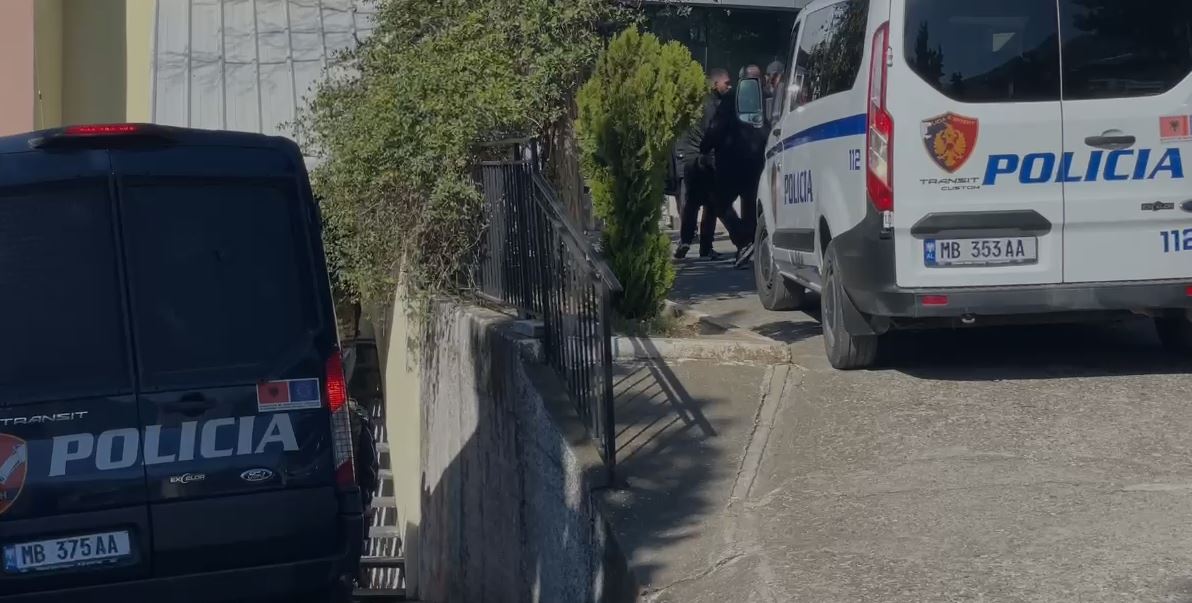 Nën masa të rrepta sigurie, mbërrin në gjykatën e Lezhës Jetmir Llanaj