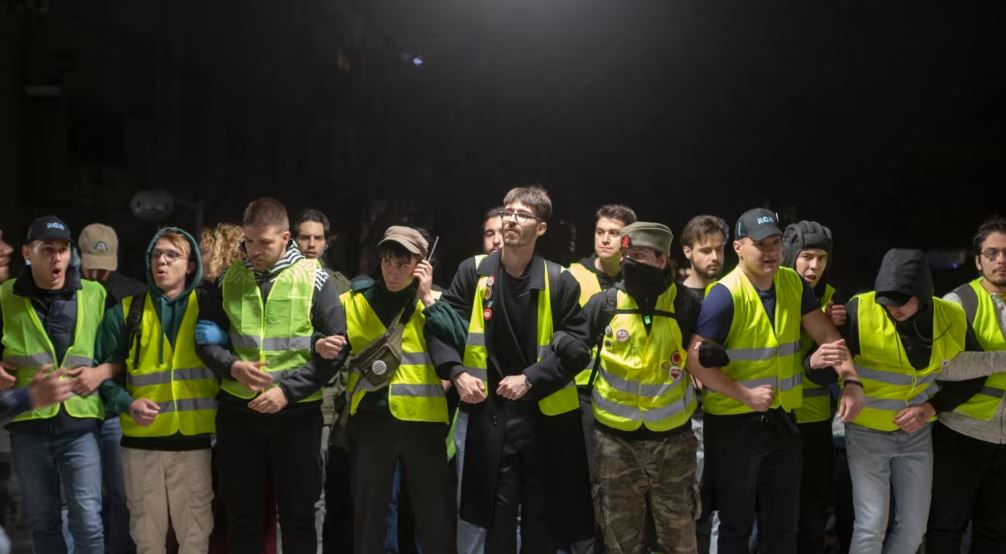 Protestat në Serbi, studentët bllokojnë godinat e dy televizioneve në Beograd dhe Novi Sad