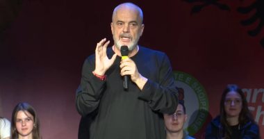 Berisha me buf në seli/ Rama ironizon nga Elbasani: E kishte pranuar bufi që është buf, ky është hapi i parë