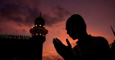 Nis muaji i shenjtë i Ramazanit, besimtarët myslimanët fillojnë agjërimin