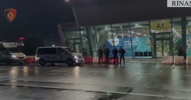 VIDEO/ I akuzuar për drogë, ekstradohet nga Madridi 30-vjeçari shqiptar