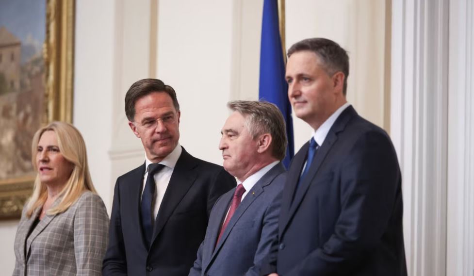 Rutte: Nuk do të lejojmë që të rrezikohet paqja në Bosnje